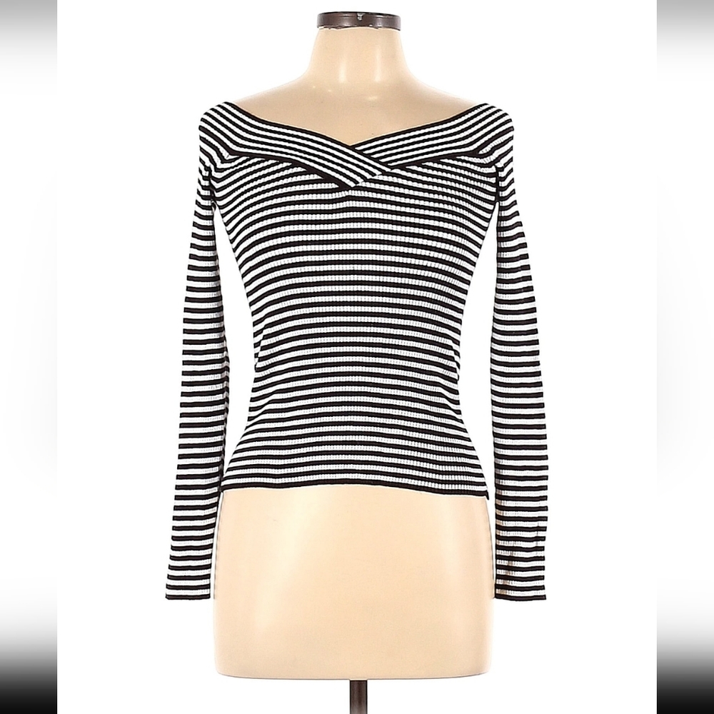 Rue21 Striped Black & White Loop Neck Blouse Size L 80% Rayon Y2k 90s